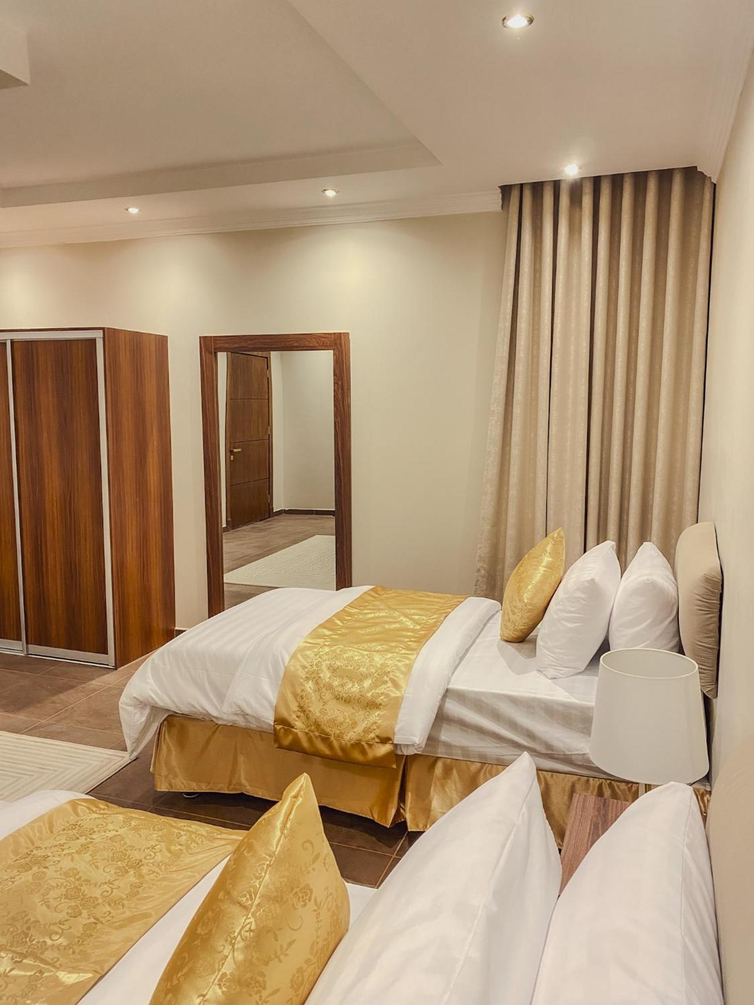 Comfort Inn Al Taawon - Family Only Riad Exterior foto