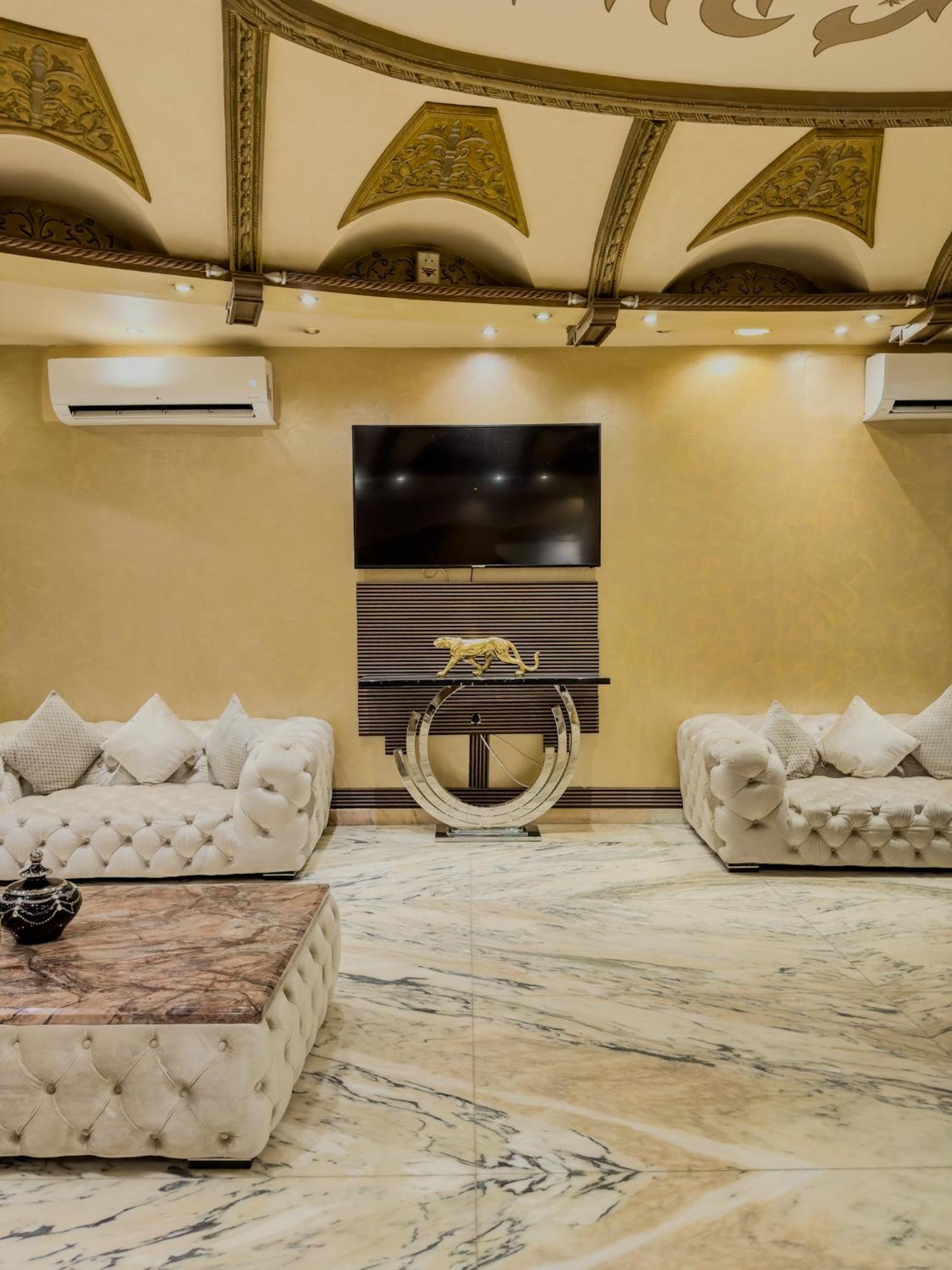 Comfort Inn Al Taawon - Family Only Riad Exterior foto