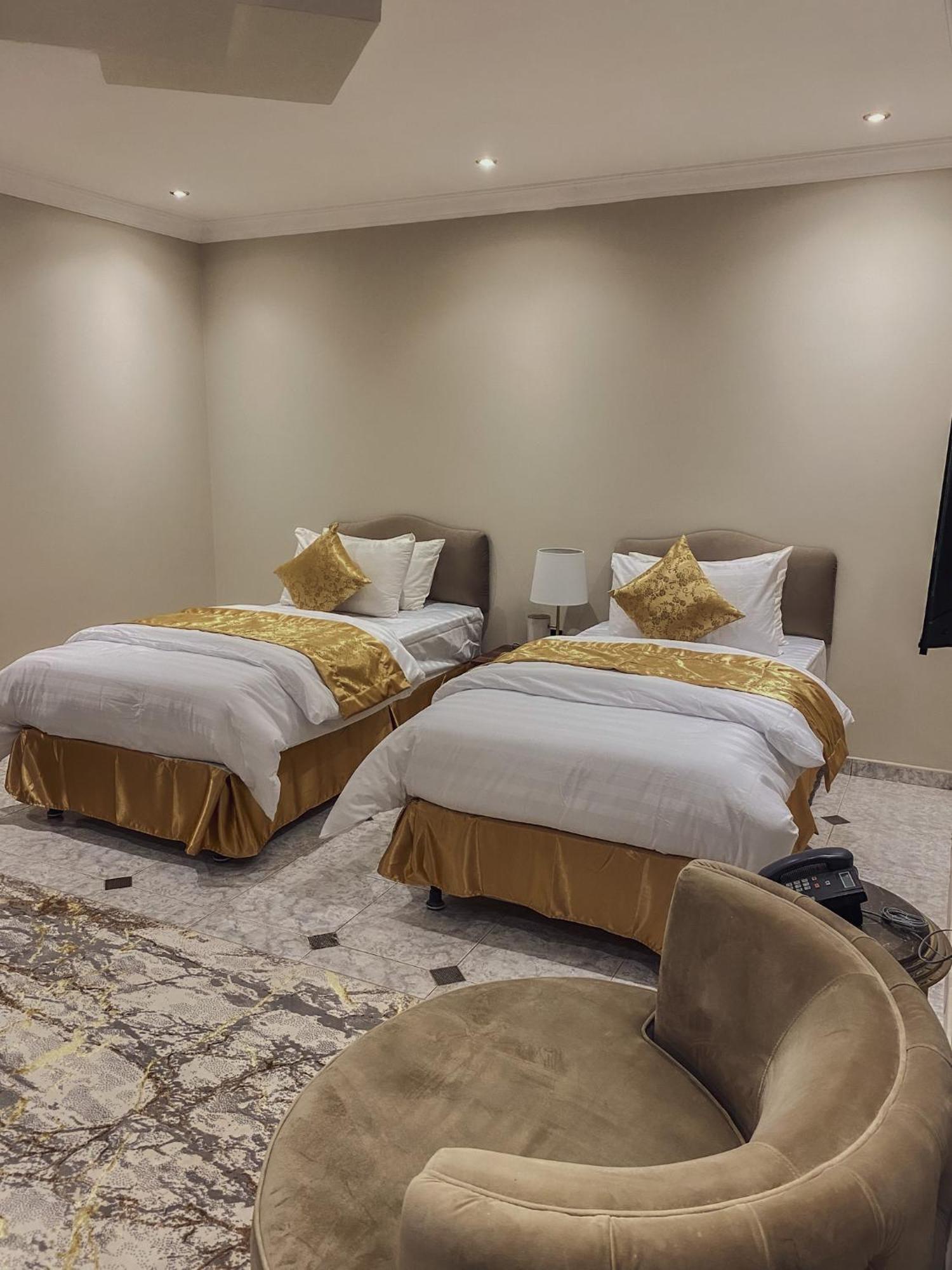 Comfort Inn Al Taawon - Family Only Riad Exterior foto