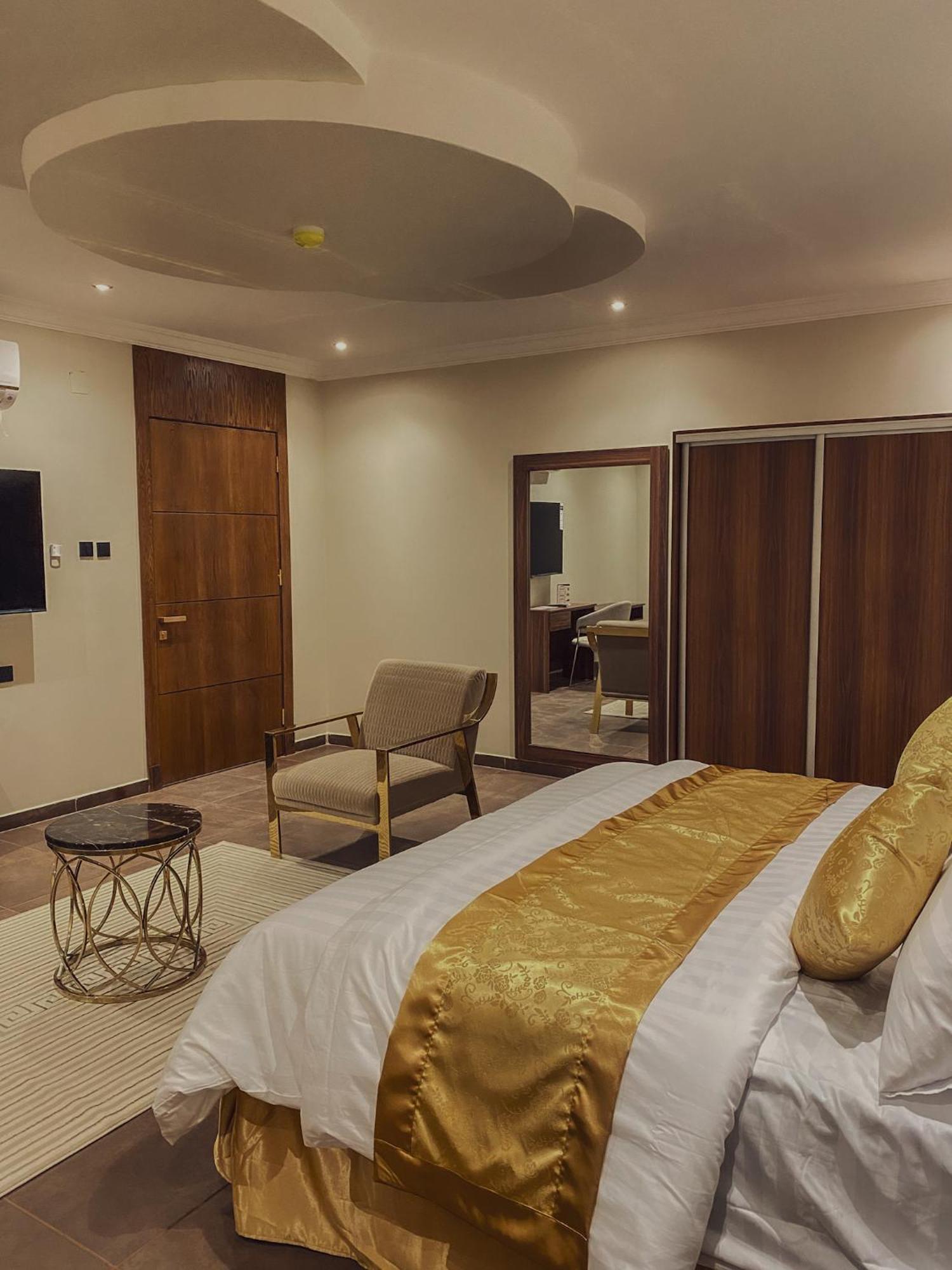 Comfort Inn Al Taawon - Family Only Riad Exterior foto