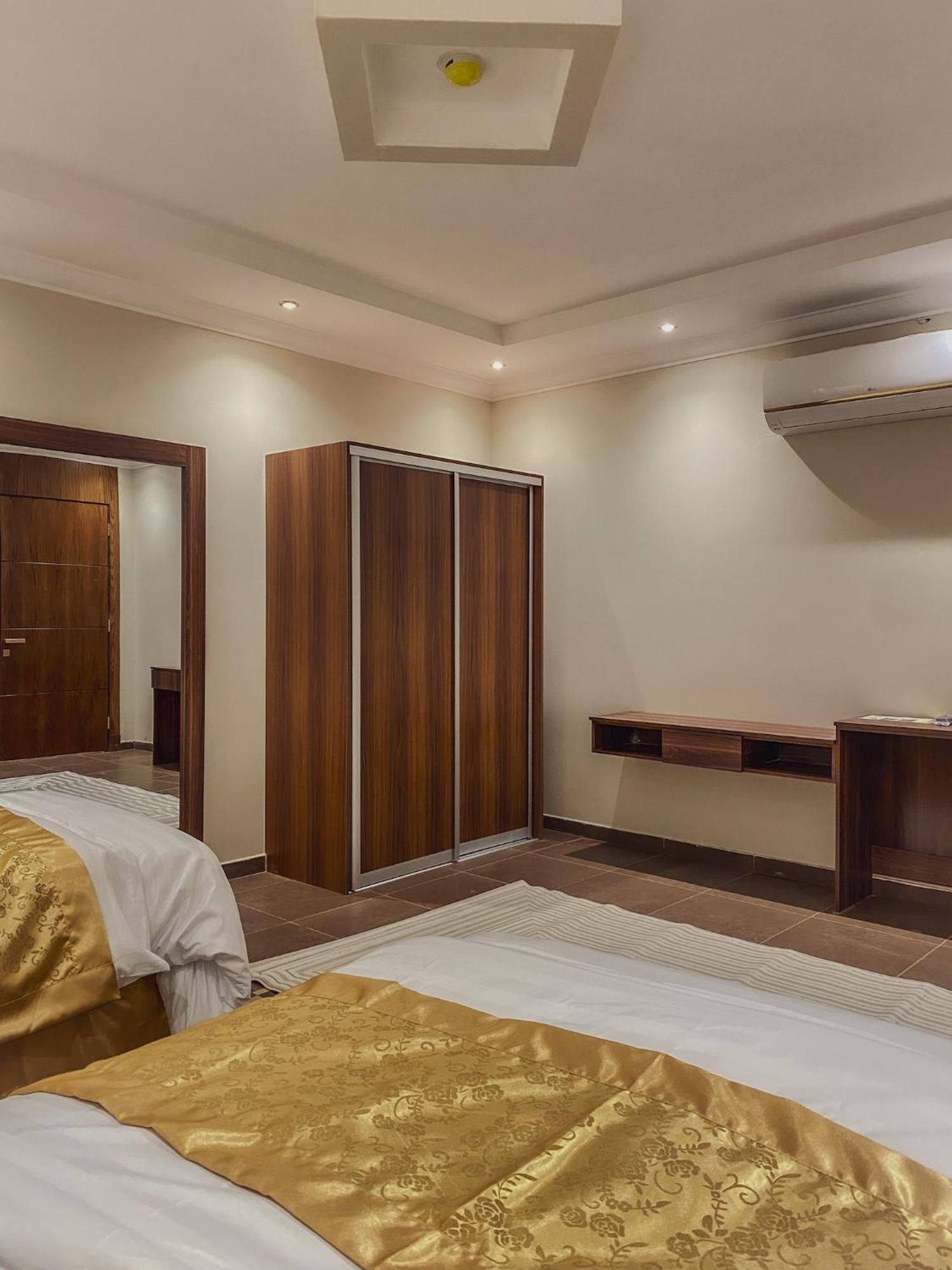 Comfort Inn Al Taawon - Family Only Riad Exterior foto