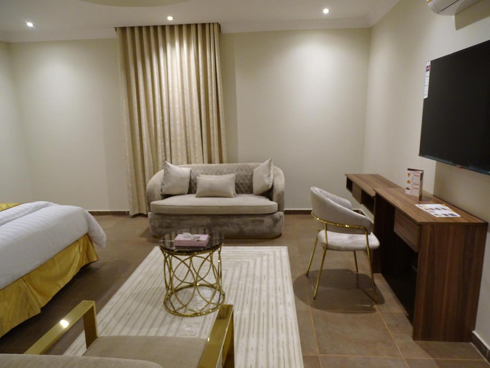 Comfort Inn Al Taawon - Family Only Riad Exterior foto
