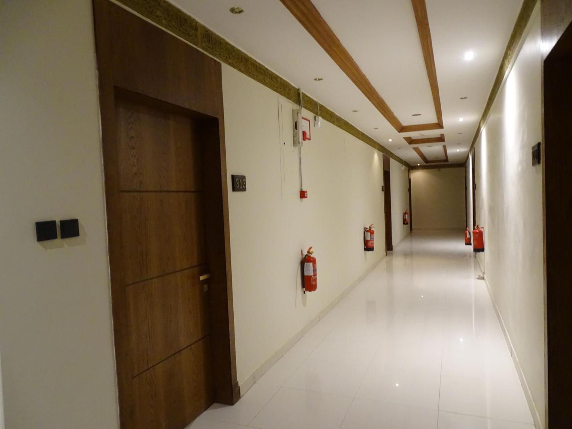 Comfort Inn Al Taawon - Family Only Riad Exterior foto