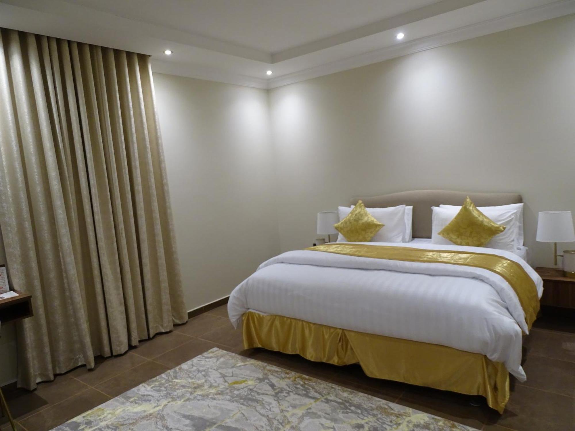 Comfort Inn Al Taawon - Family Only Riad Exterior foto