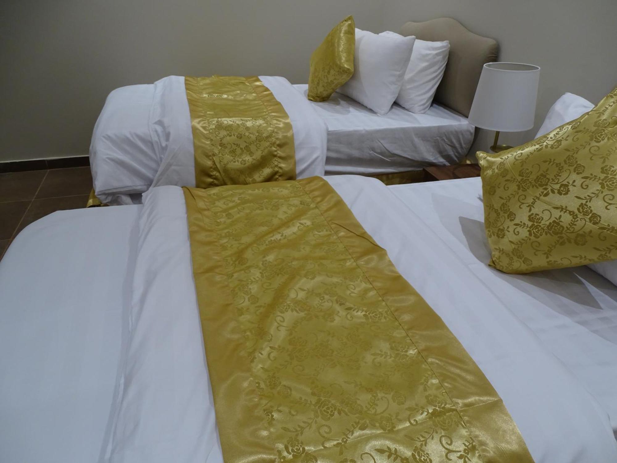 Comfort Inn Al Taawon - Family Only Riad Exterior foto